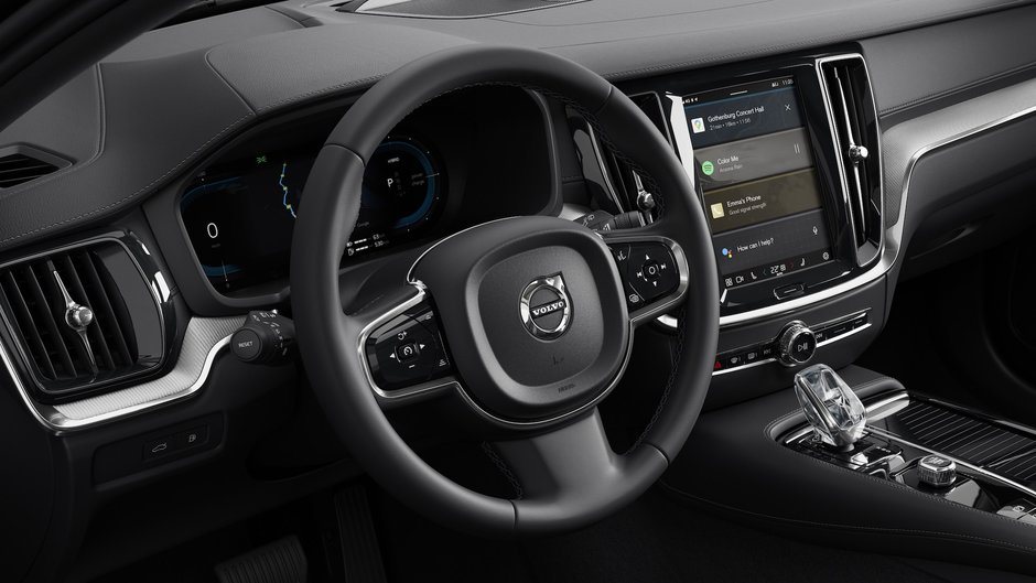 2025 Volvo S60 Plug-In Hybrid Ultra Black Edition-11
