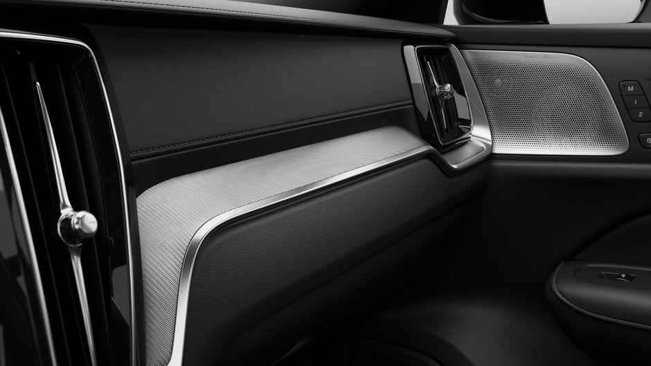 2025 Volvo S60 Plug-In Hybrid Ultra Black Edition-6