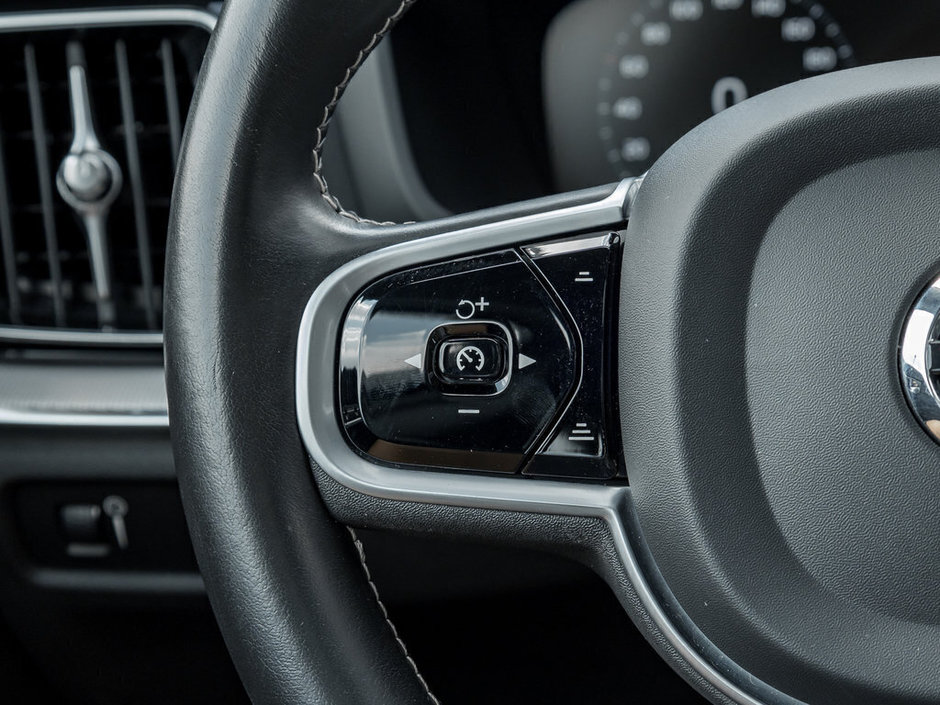 2021 Volvo S60 R-Design-10