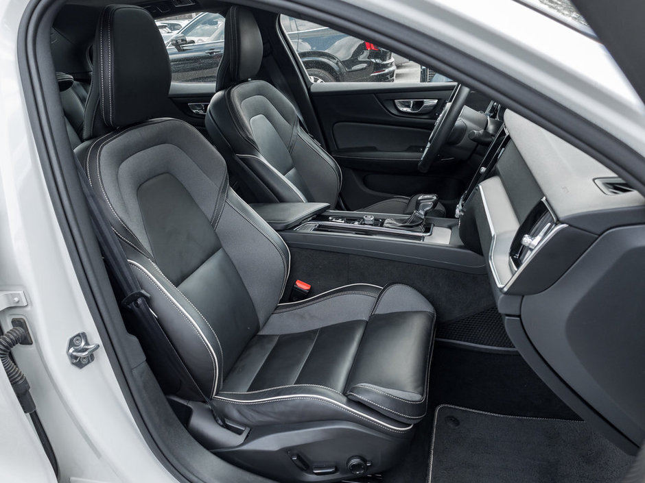 2021 Volvo S60 R-Design-29