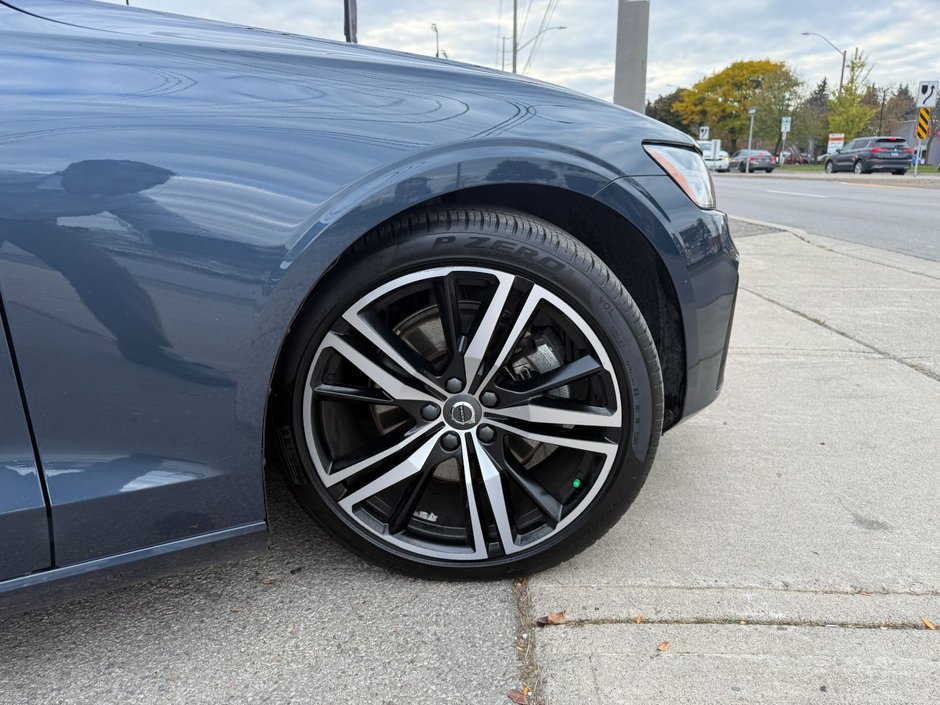 2022 Volvo S60 R-Design-28