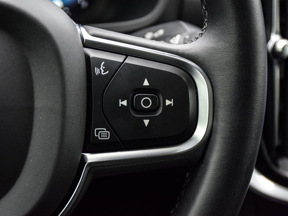 2023 Volvo S60 Core Dark Theme-27