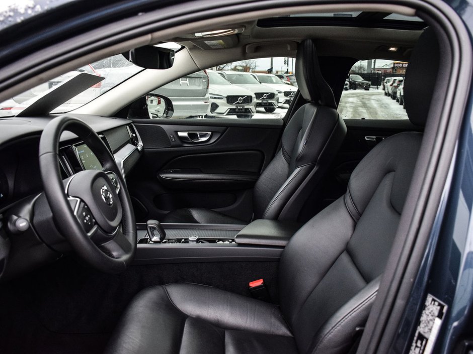 2023 Volvo S60 Core Dark Theme-12