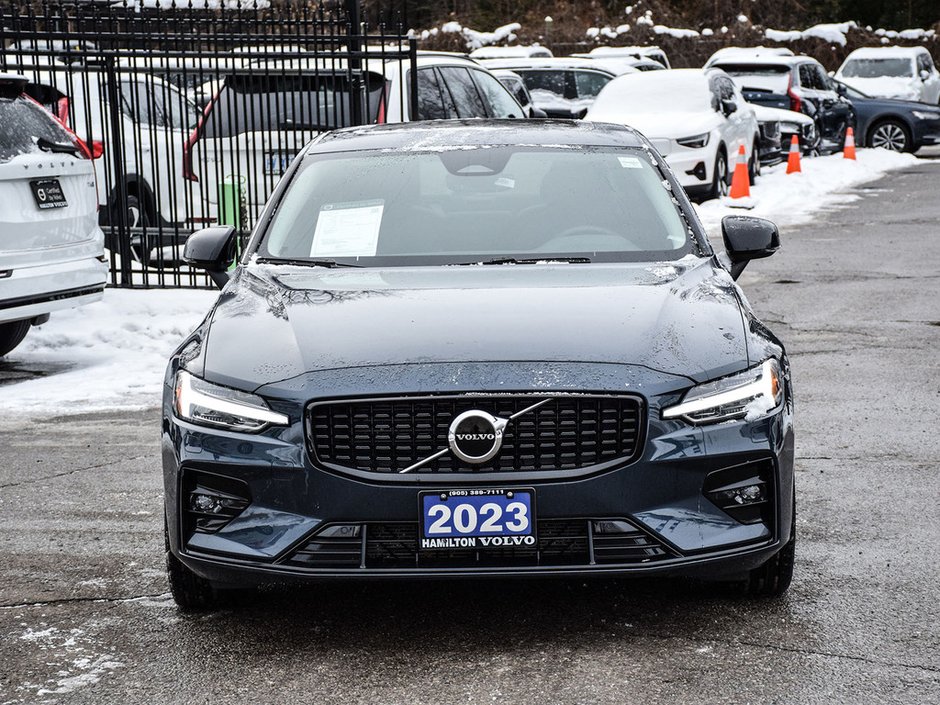 2023 Volvo S60 Core Dark Theme-4