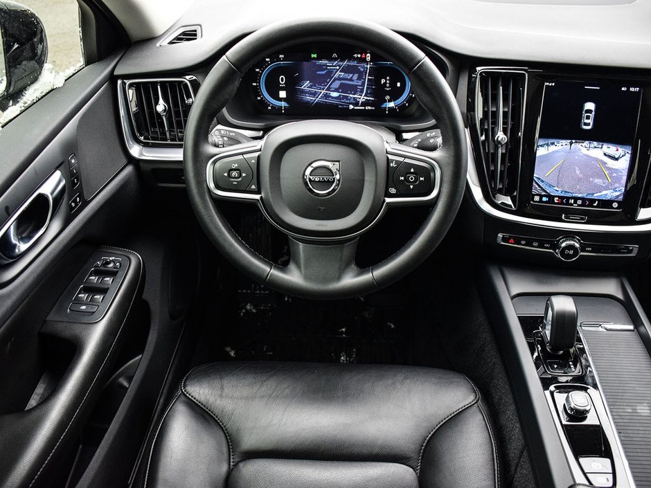 2023 Volvo S60 Core Dark Theme-22