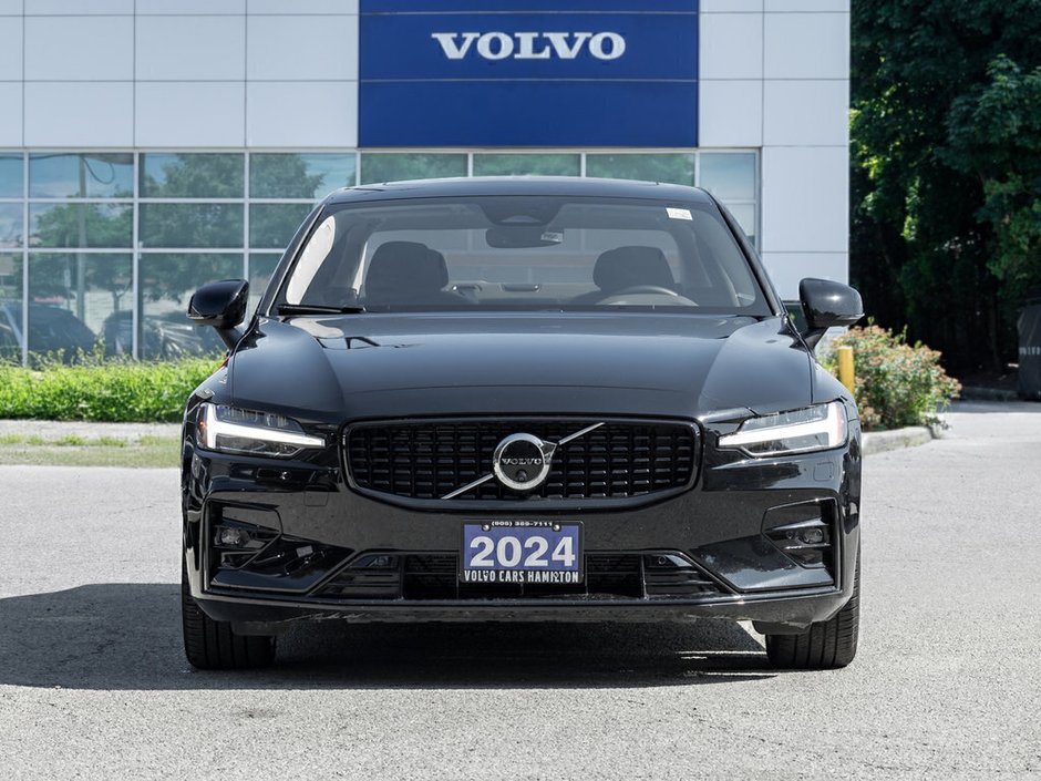 2024 Volvo S60 Plus Dark Theme-1