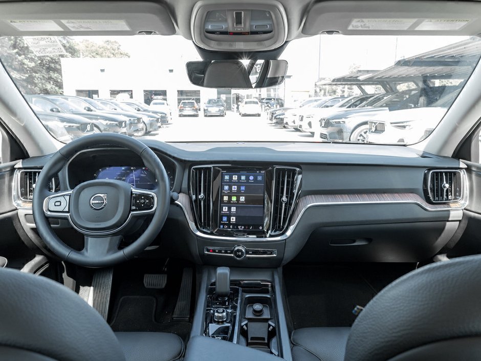 2024 Volvo S60 Plus Dark Theme-24