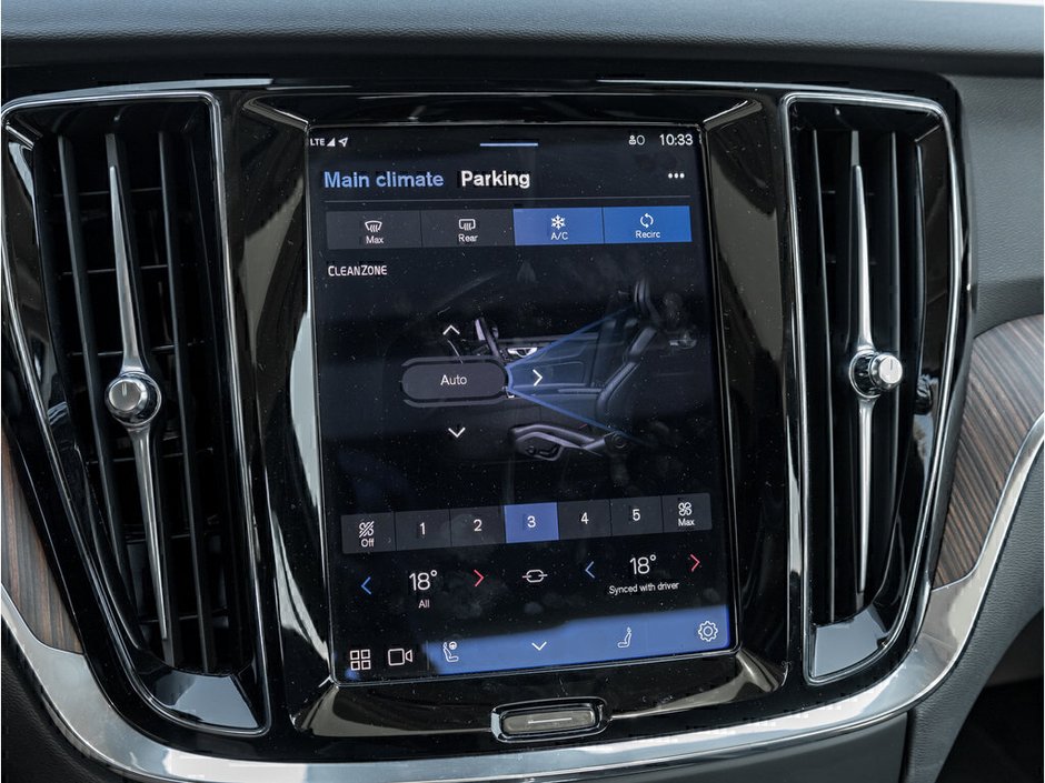 2024 Volvo S60 Plus Dark Theme-18