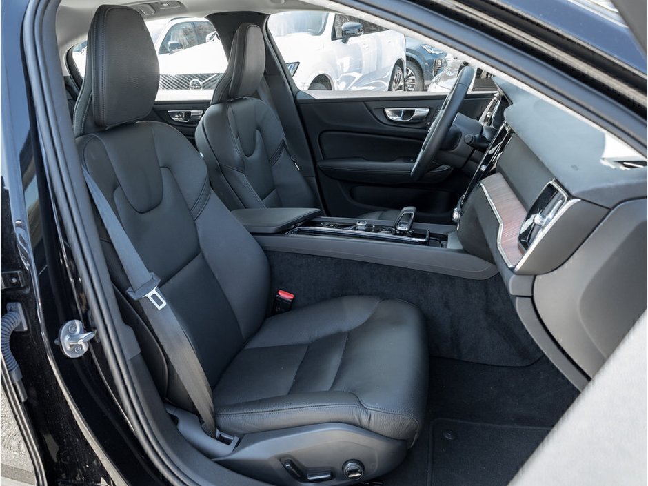 2024 Volvo S60 Plus Dark Theme-21