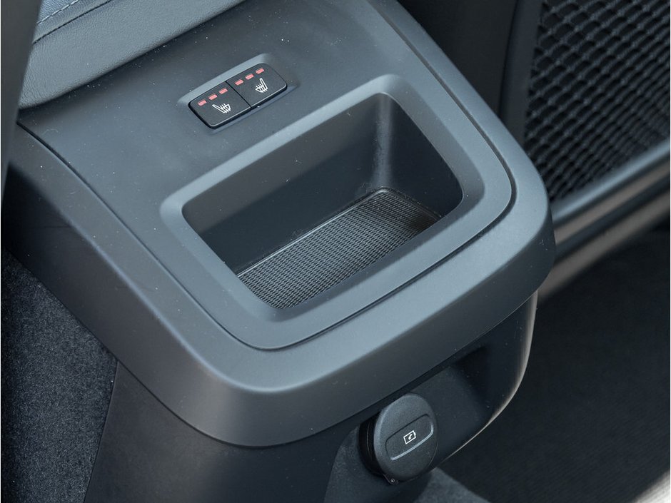 2024 Volvo S60 Plus Dark Theme-23
