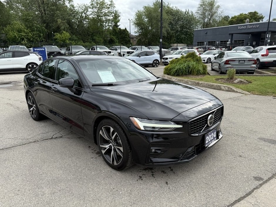 2024 Volvo S60 Core Dark Theme-4