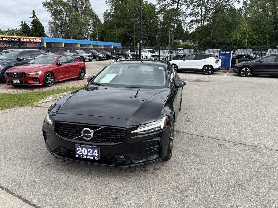2024 Volvo S60 Core Dark Theme-2