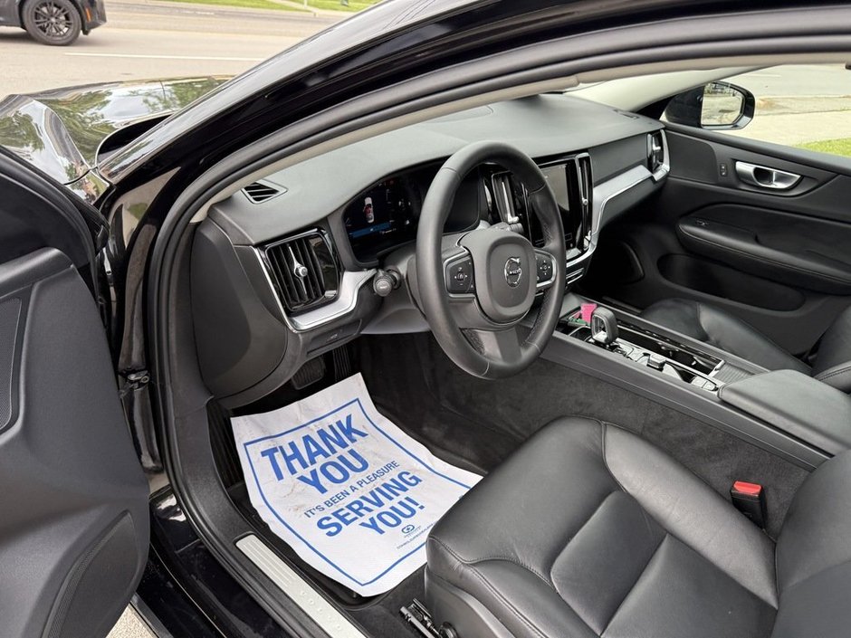 2024 Volvo S60 Core Dark Theme-9