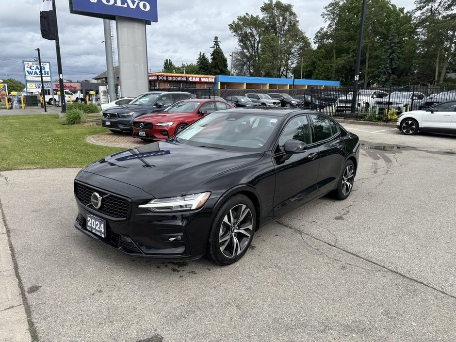 2024 Volvo S60 Core Dark Theme-1