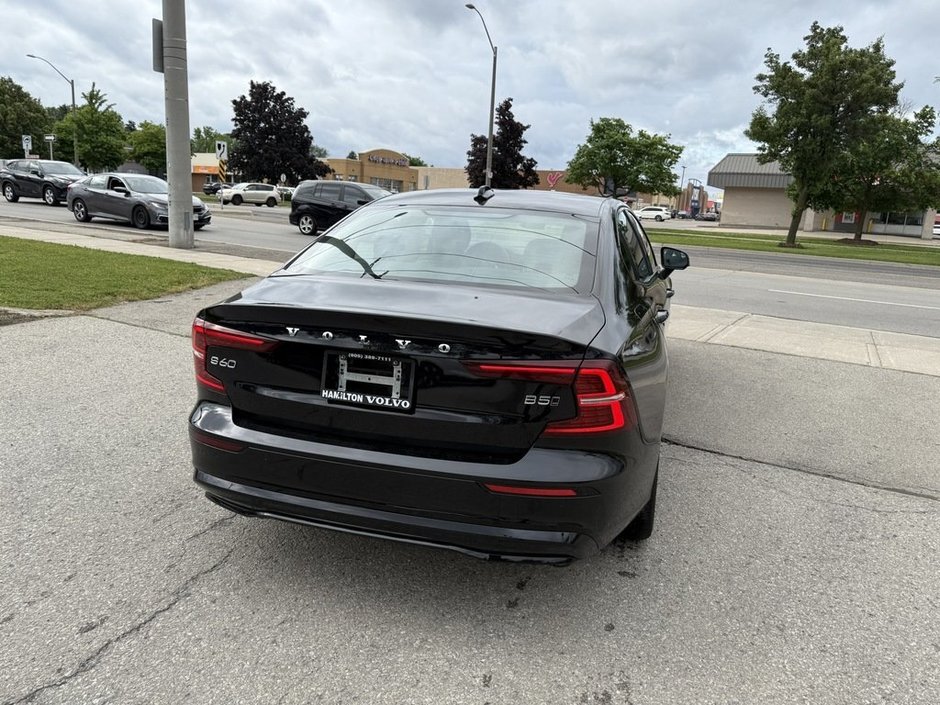 2024 Volvo S60 Core Dark Theme-6