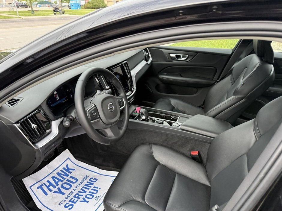 2024 Volvo S60 Core Dark Theme-25