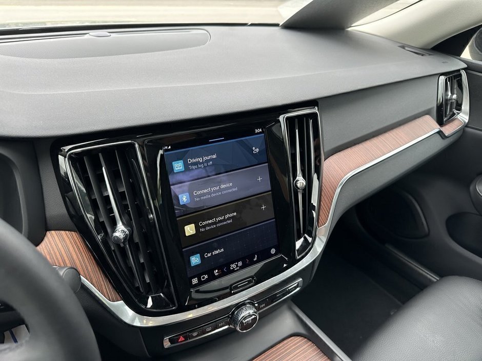 2024 Volvo S60 Plus Dark Theme-27