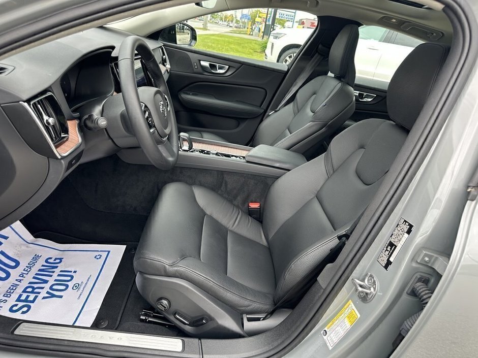 2024 Volvo S60 Plus Dark Theme-10