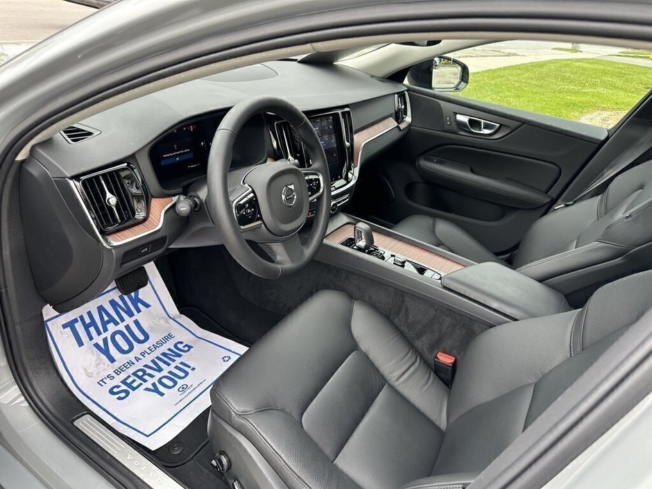 2024 Volvo S60 Plus Dark Theme-11