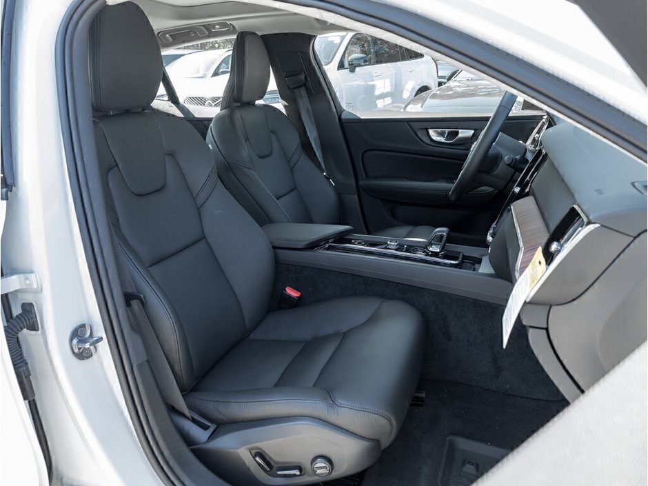 2024 Volvo S60 Plus Dark Theme-21