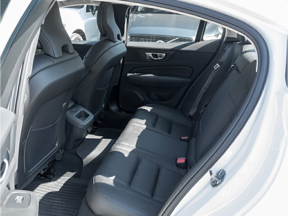 2024 Volvo S60 Plus Dark Theme-22