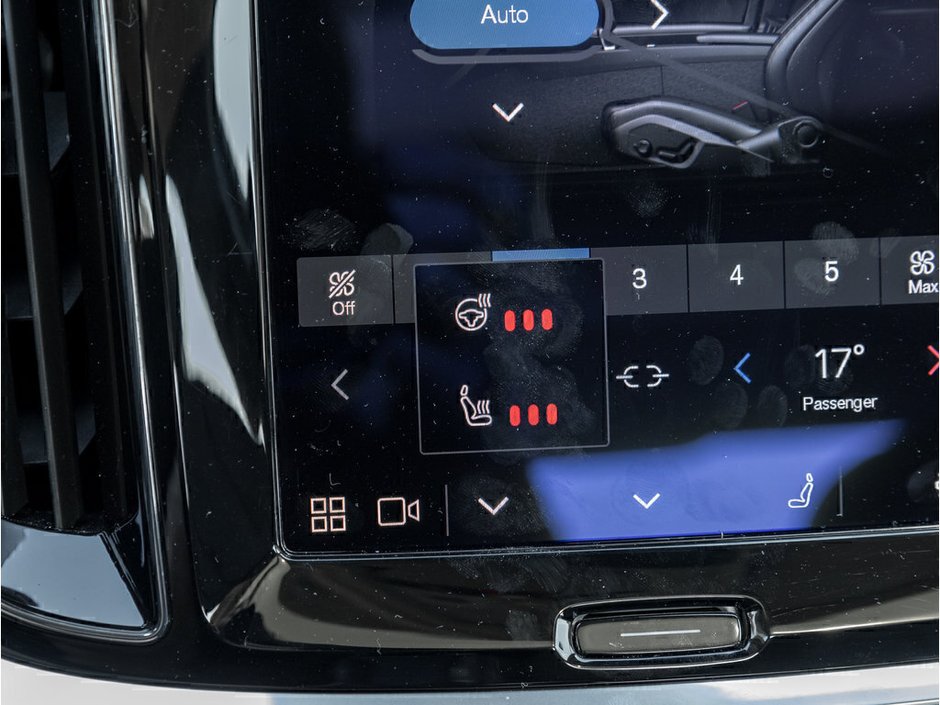 2024 Volvo S60 Plus Dark Theme-18