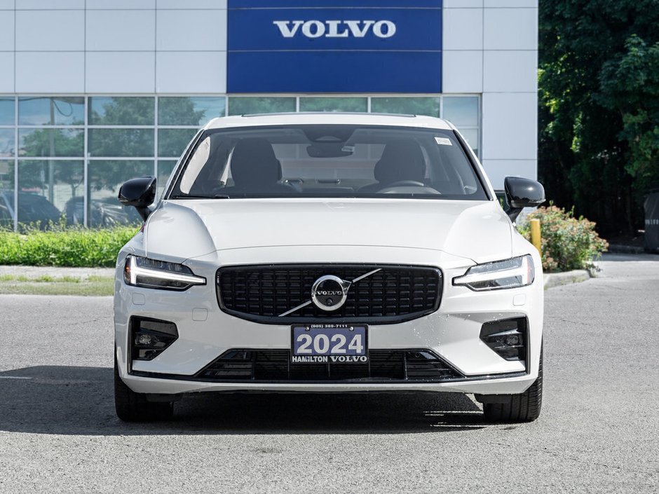 2024 Volvo S60 Plus Dark Theme-1