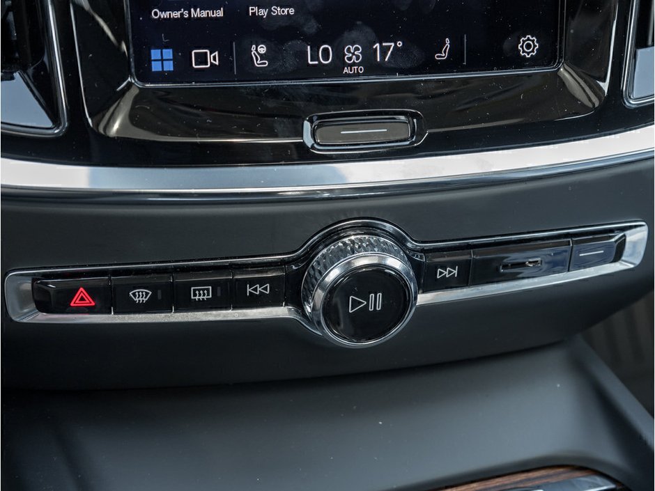 2024 Volvo S60 Plus Dark Theme-17