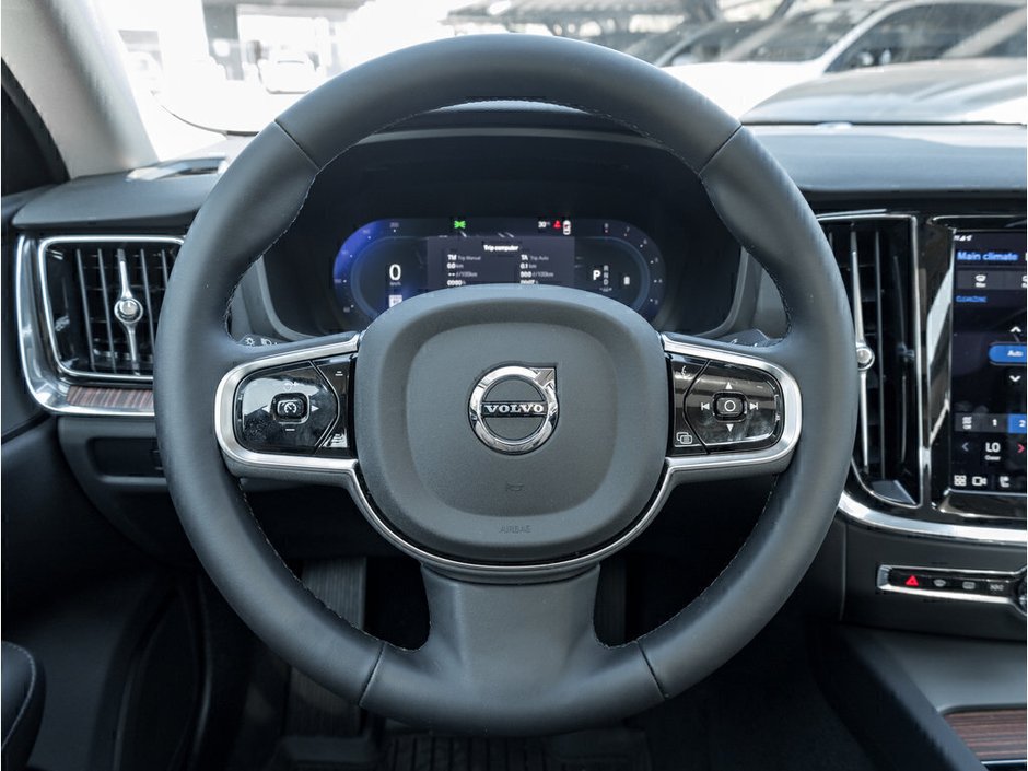 2024 Volvo S60 Plus Dark Theme-7