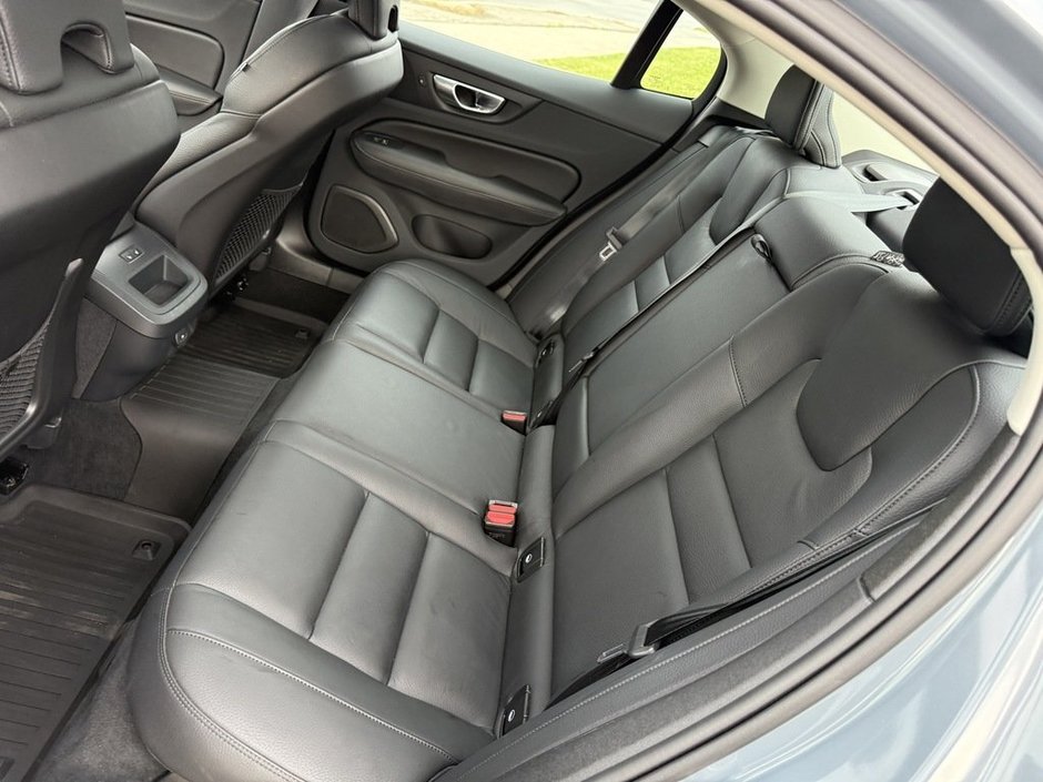 2024 Volvo S60 Plus Dark Theme-13