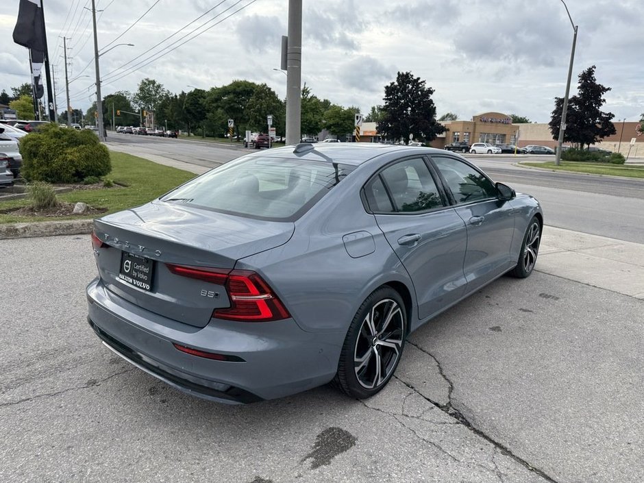2024 Volvo S60 Plus Dark Theme-6