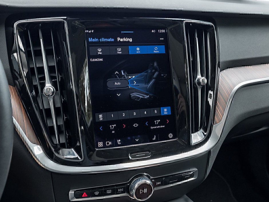 2024 Volvo S60 Plus Dark Theme-19