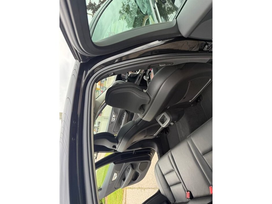 2024 Volvo S60 Plus Dark Theme-15
