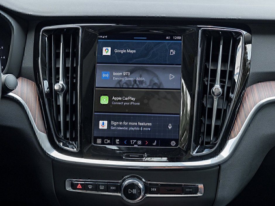 2024 Volvo S60 Plus Dark Theme-25