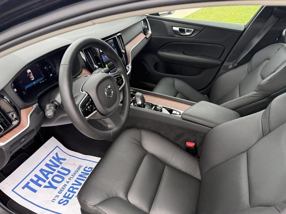 2024 Volvo S60 Plus Dark Theme-27