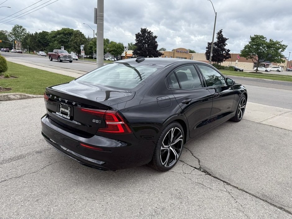 2024 Volvo S60 Plus Dark Theme-6
