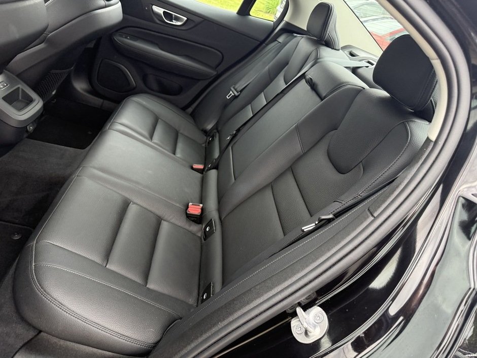 2024 Volvo S60 Plus Dark Theme-13