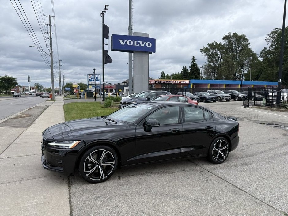 2024 Volvo S60 Plus Dark Theme-0
