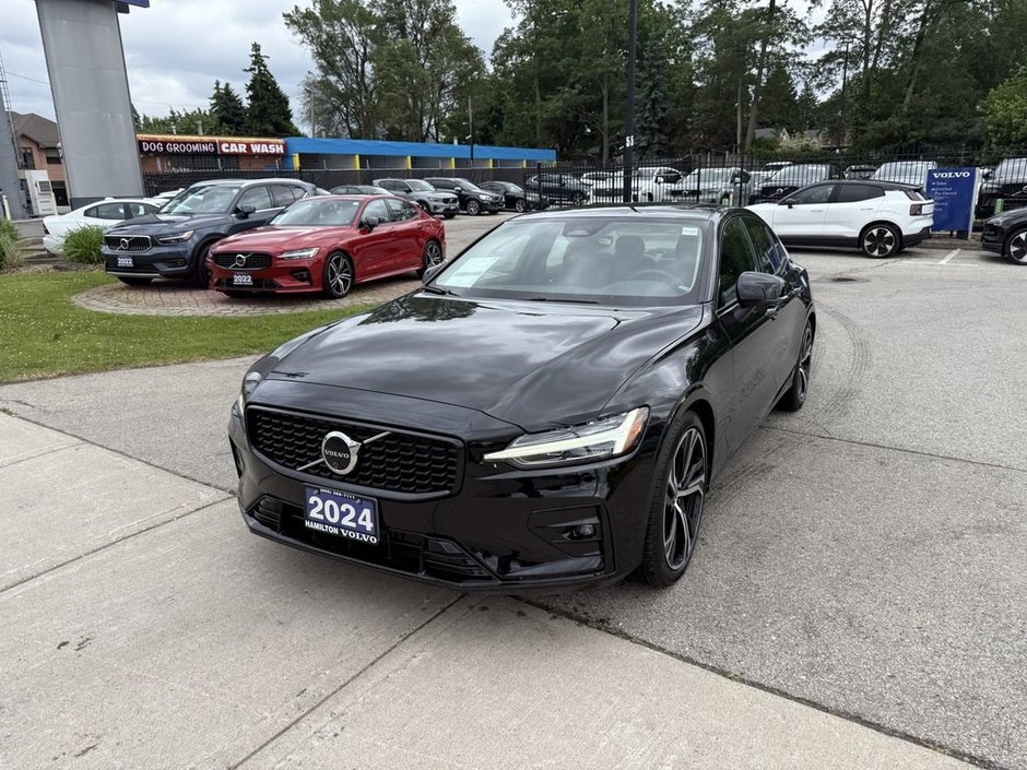 2024 Volvo S60 Plus Dark Theme-2