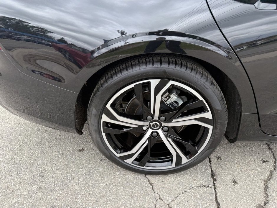 2024 Volvo S60 Plus Dark Theme-24