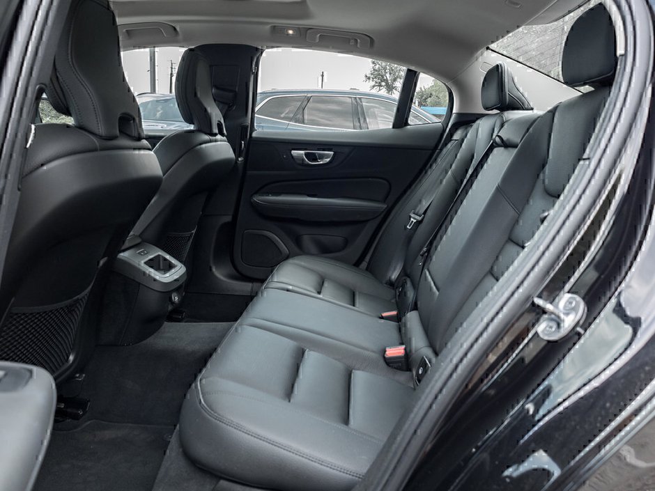 2024 Volvo S60 Plus Dark Theme-23