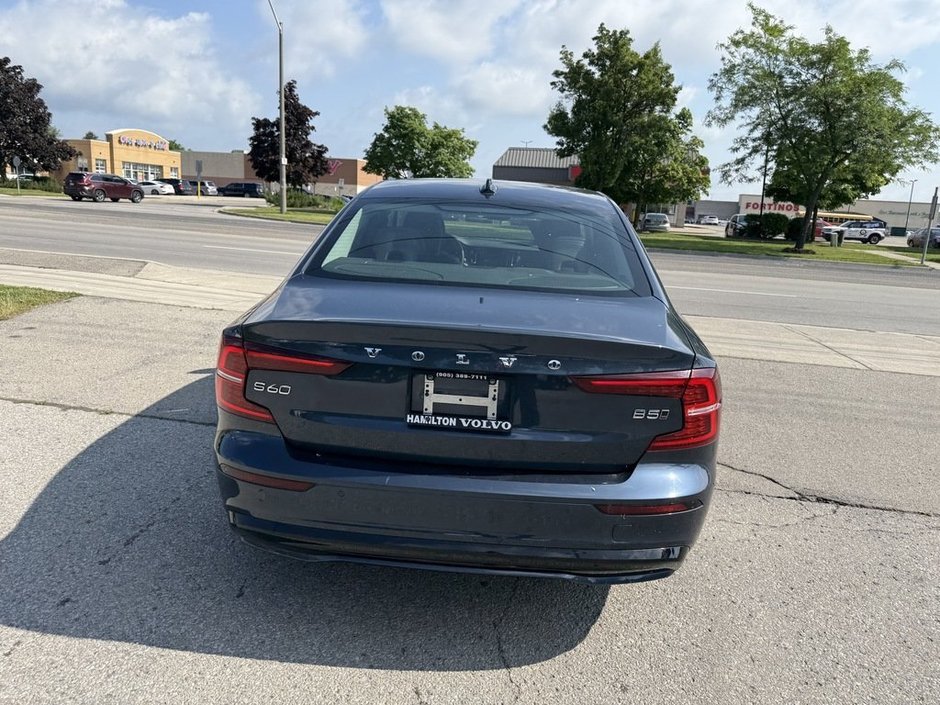 2024 Volvo S60 Core Dark Theme-8