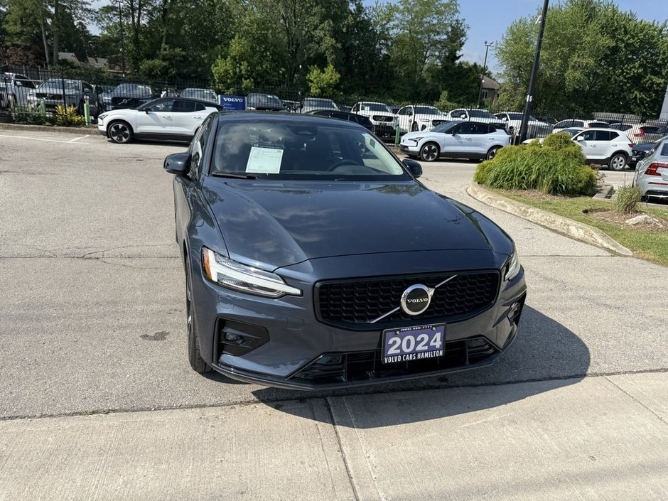 2024 Volvo S60 Core Dark Theme-4
