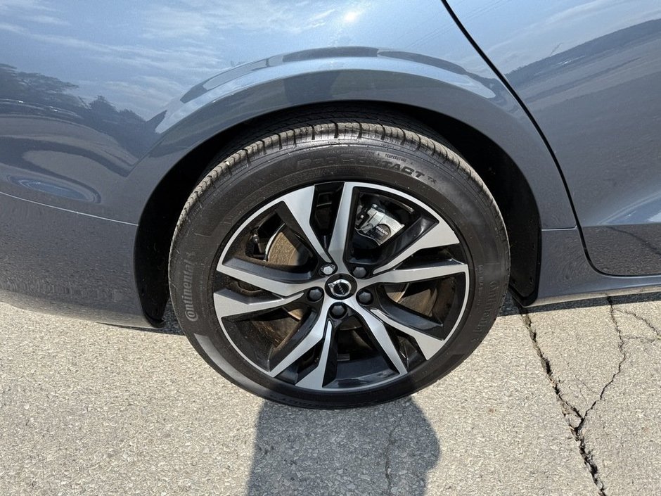 2024 Volvo S60 Core Dark Theme-24