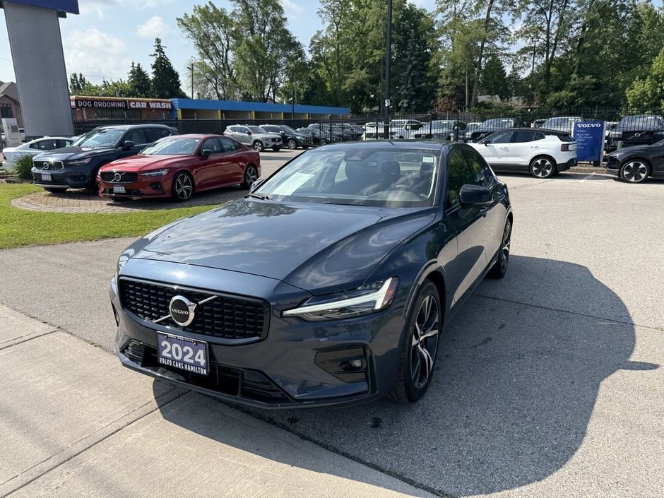 2024 Volvo S60 Core Dark Theme-2