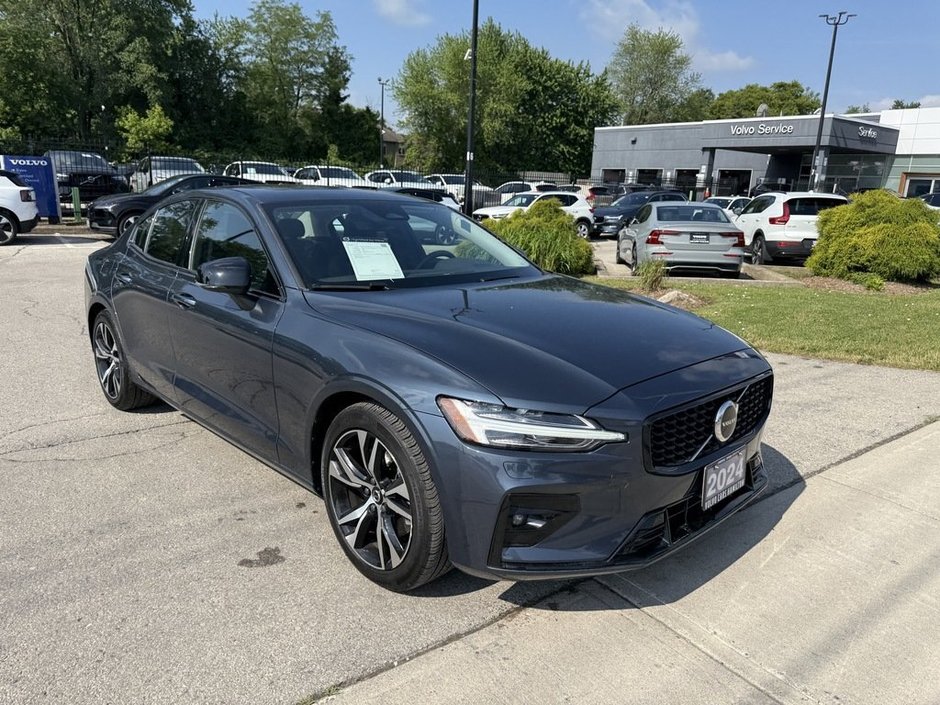 2024 Volvo S60 Core Dark Theme-5