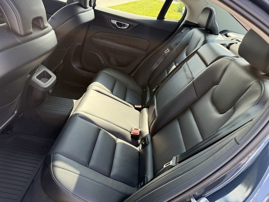 2024 Volvo S60 Core Dark Theme-13