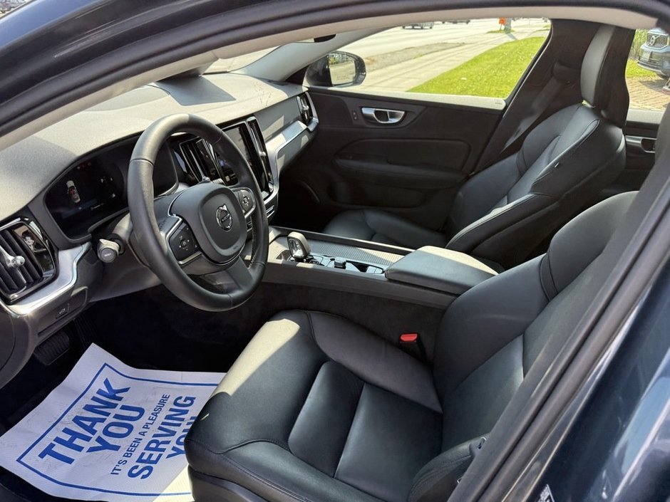 2024 Volvo S60 Core Dark Theme-27