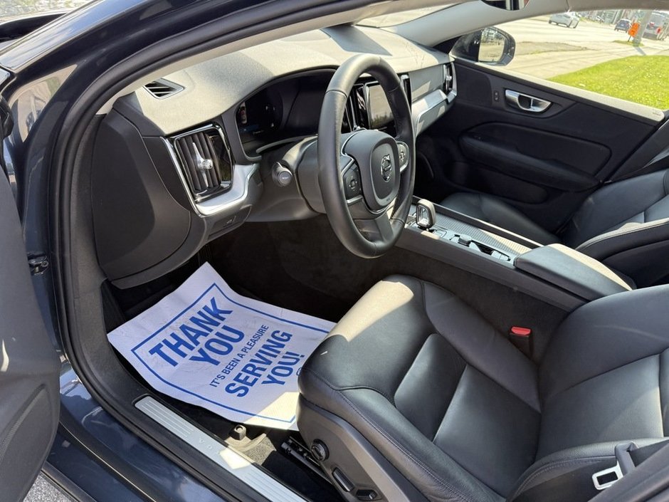 2024 Volvo S60 Core Dark Theme-10