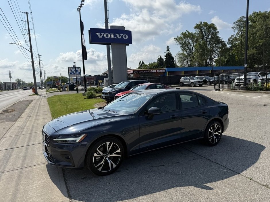 2024 Volvo S60 Core Dark Theme-0